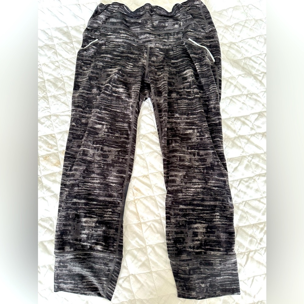 Athleta Crop Leggings